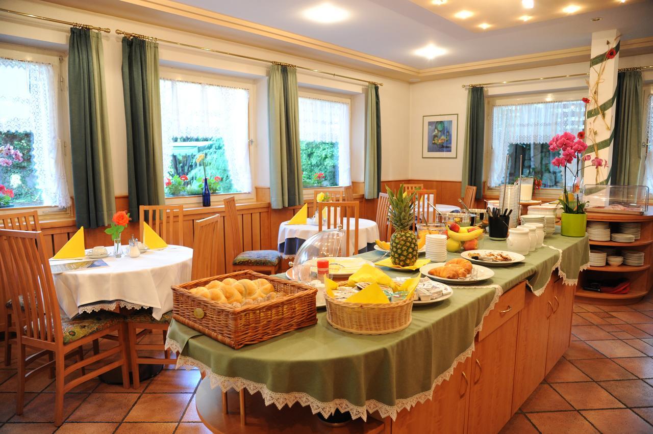 Hotel Pension Schweitzer Silandro Kültér fotó