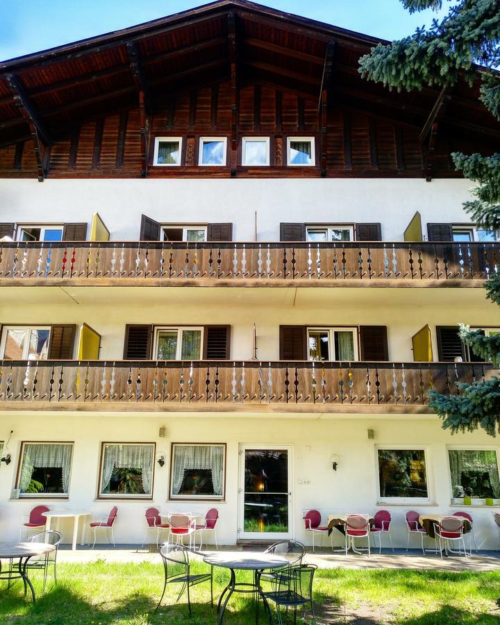 Hotel Pension Schweitzer Silandro Kültér fotó