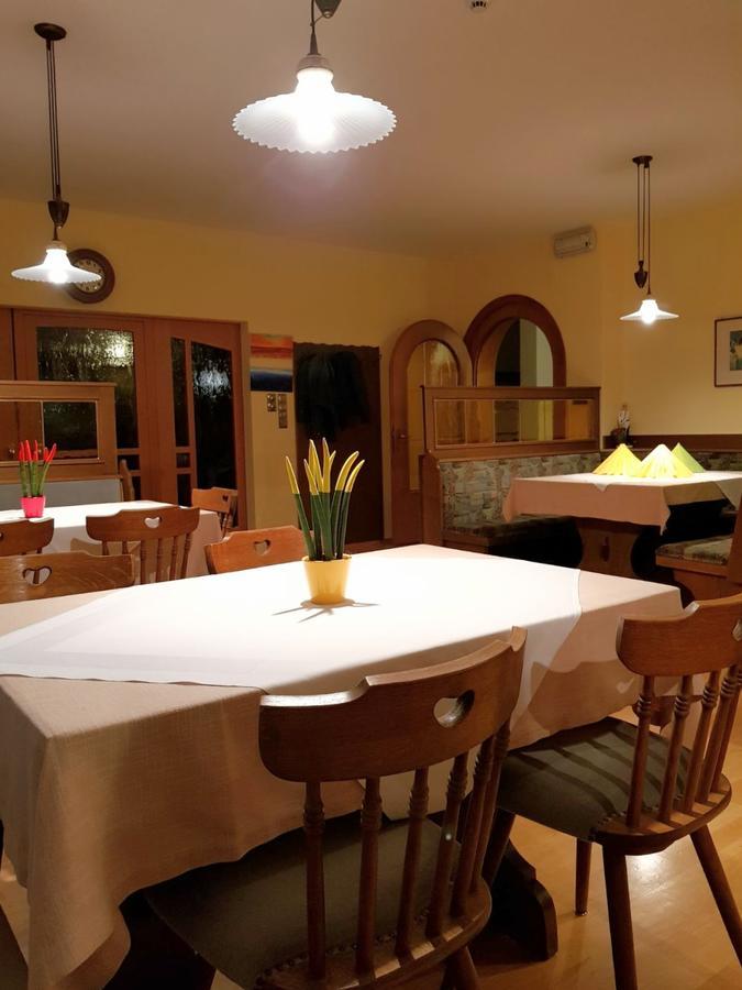 Hotel Pension Schweitzer Silandro Kültér fotó